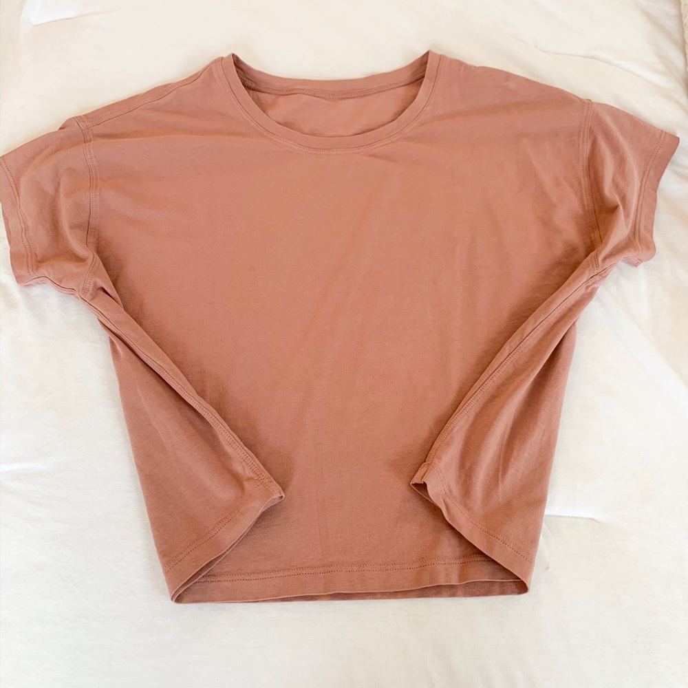 lululemon cates tee!!